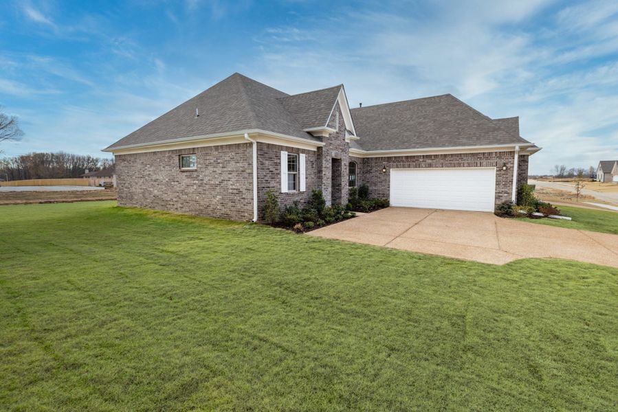 Representative exterior details of a home built from the Henderson by Grant Homes LLC in Valleybrook, Oakland (Image 2).