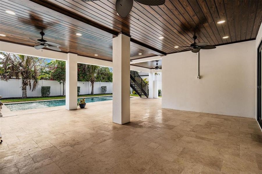 Spacious, unfurnished interior of a new home in , Tampa (Image 25).