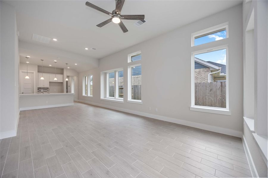 Spacious, unfurnished interior of a new home in Sunterra, Katy (Image 17). Spacious, unfurnished interior of a new home in Sunterra, Katy (Image 17).