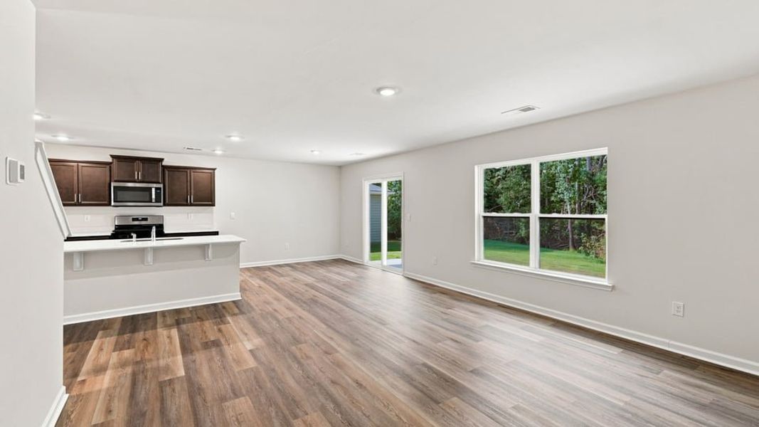 Spacious, unfurnished interior of a new home in Bentley Park, Greenwood (Image 19).
