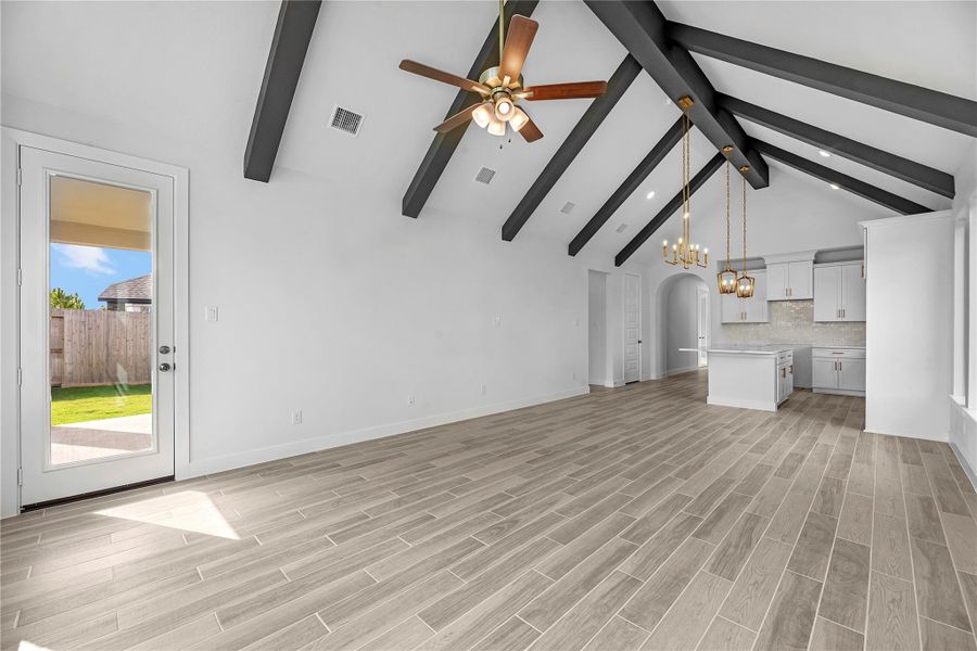 Representative image. Features, selections and colors may vary.