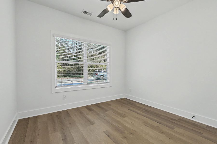 Spacious, unfurnished interior of a new home in , Walterboro (Image 14).