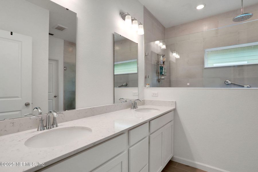 Furnished interior view inside a new home in , Yulee (Image 14).