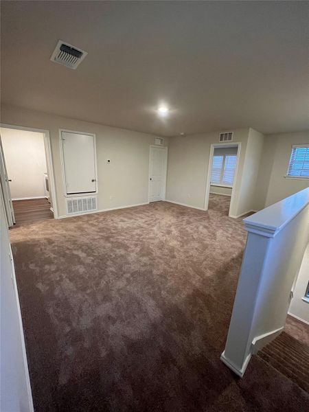 Spacious, unfurnished interior of a new home in , Leander (Image 9).