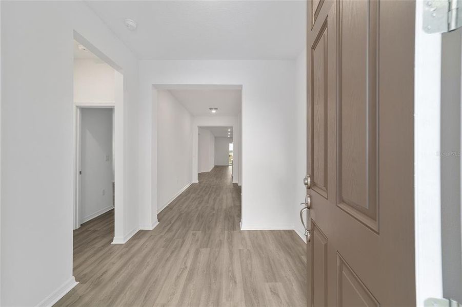 Spacious, unfurnished interior of a new home in Calesa Township, Ocala (Image 17).