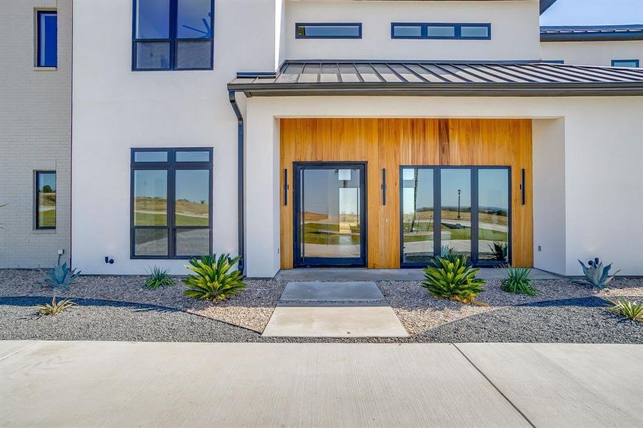 Exterior details and patio area of a home in , Weatherford (Image 27).