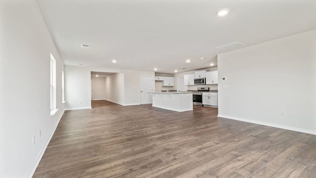 Spacious, unfurnished interior of a new home in Baxter Village, Boiling Springs (Image 20).