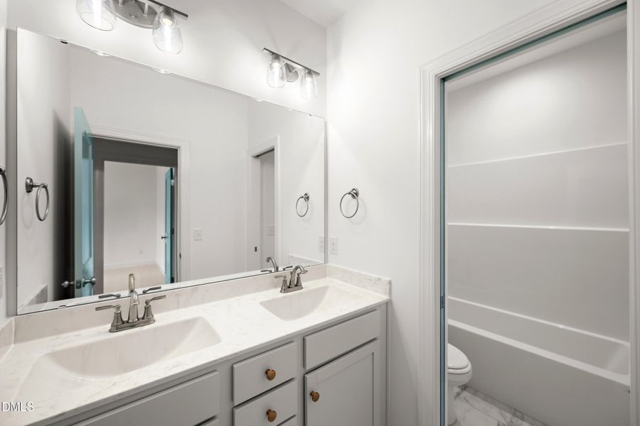 4C7083A3-E869-481B-8C08-962542880890