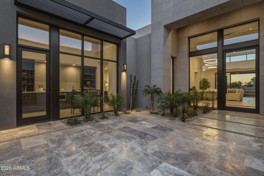 013_Courtyard 013_Courtyard