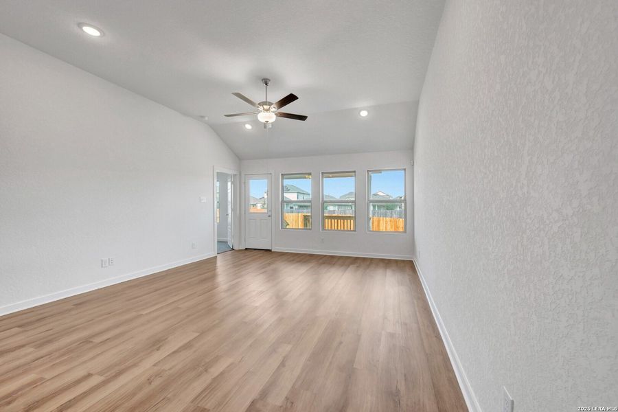 Spacious, unfurnished interior of a new home in Winding Brook, San Antonio (Image 30). Spacious, unfurnished interior of a new home in Winding Brook, San Antonio (Image 30).