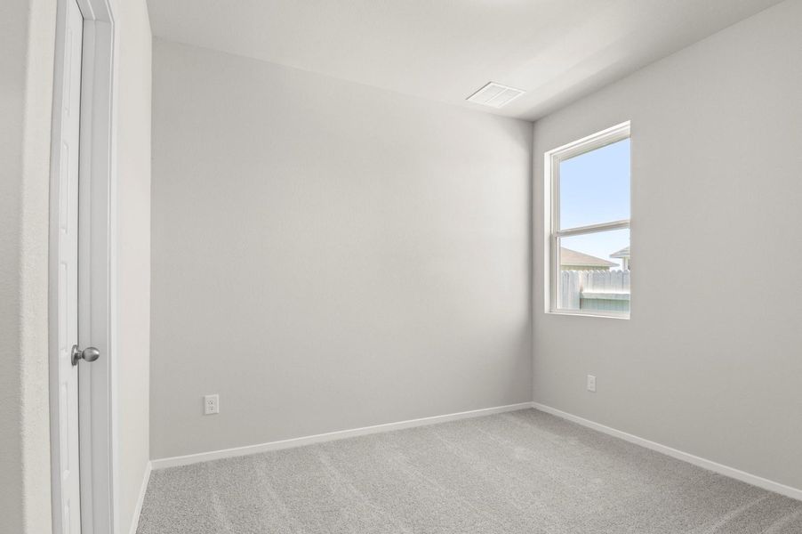 Spacious, unfurnished interior of a new home in Casetta Ranch, Kyle (Image 23).