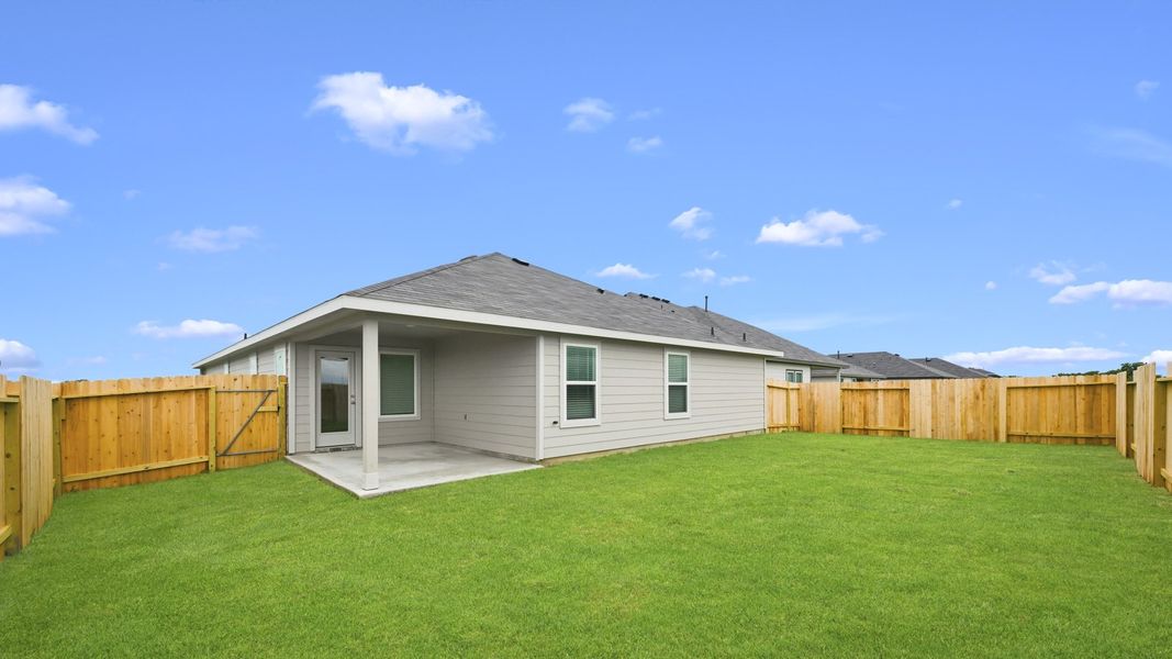 Exterior details and patio area of a home in Medina, Dayton (Image 3).