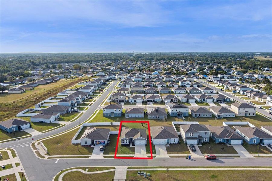 Aerial view of neighborhood with property border