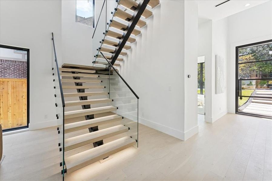 Spacious, unfurnished interior of a new home in , Dallas (Image 23). Spacious, unfurnished interior of a new home in , Dallas (Image 23).