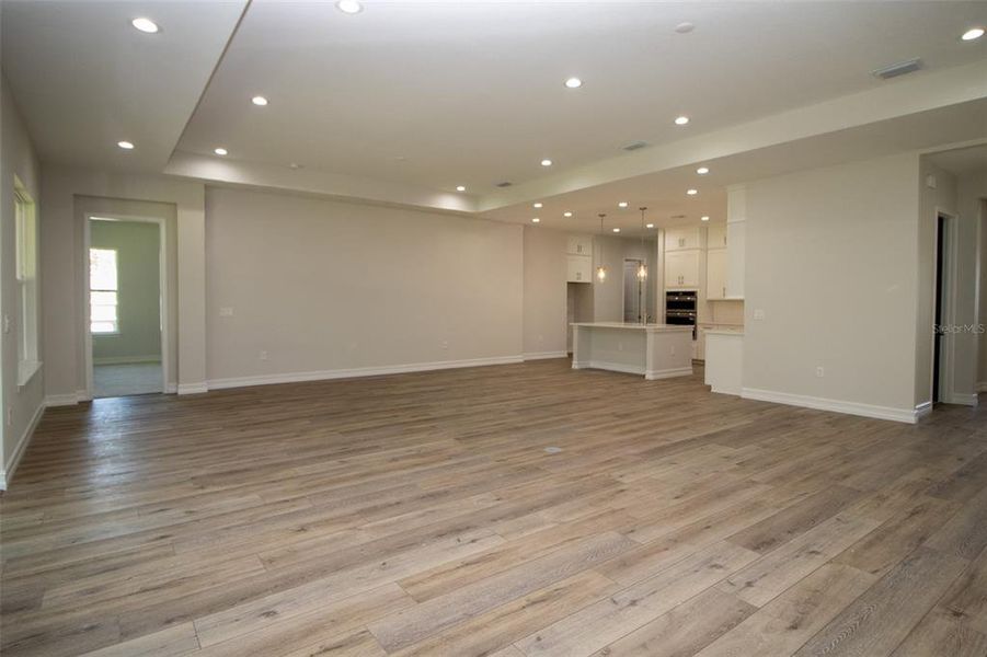 Spacious, unfurnished interior of a new home in Southern Hills Plantation, Brooksville (Image 46).