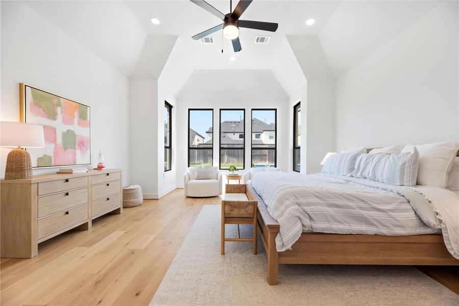 Furnished interior view inside a new home in Sienna, Missouri City (Image 8).