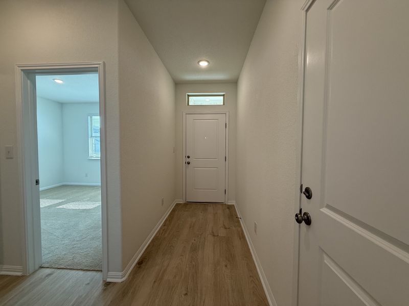 Spacious, unfurnished interior of a new home in The Hills of Bear Creek, Austin (Image 5).