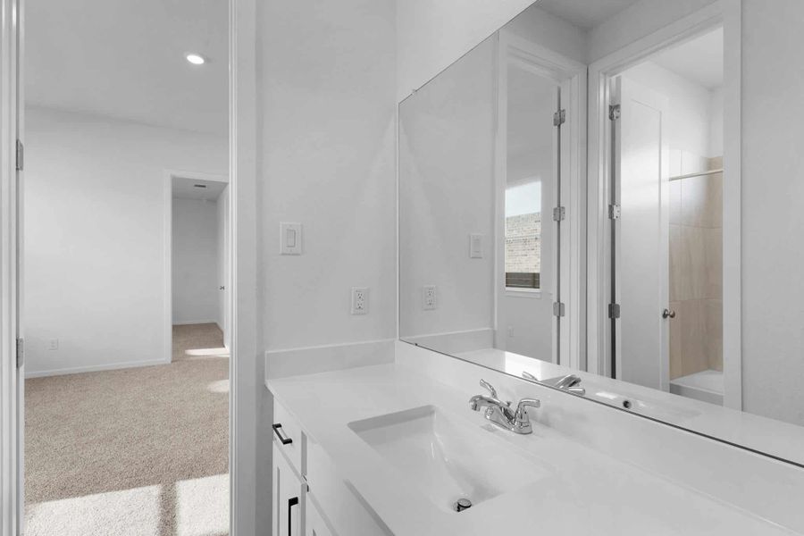 Furnished interior view inside a new home in Highland Village, Georgetown (Image 4).