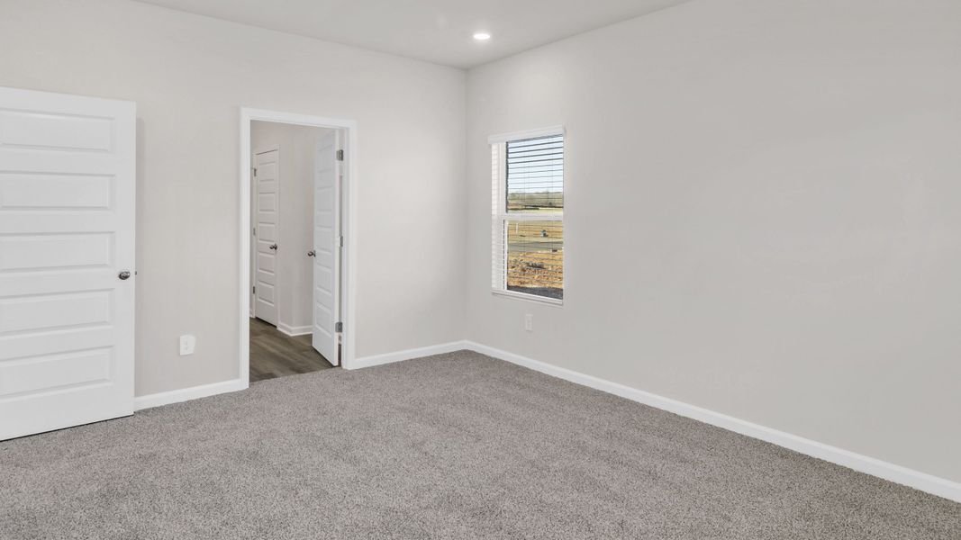 Spacious, unfurnished interior of a new home in Bailey Park, Fayetteville (Image 22).