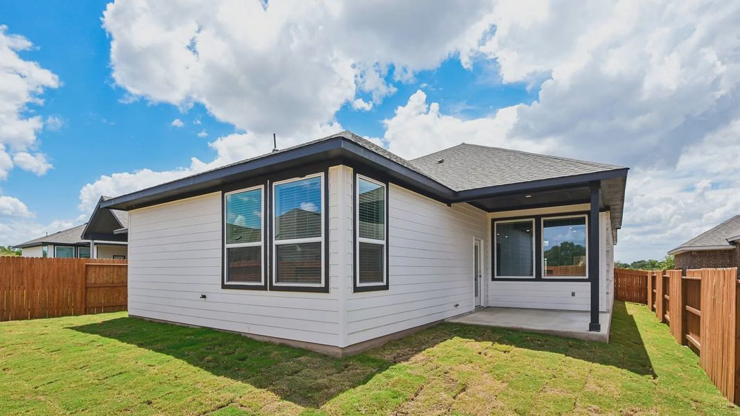 Exterior details and patio area of a home in Stream Waters, Seguin (Image 3).