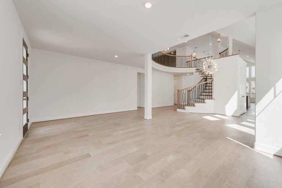 Spacious, unfurnished interior of a new home in Prairie Ridge, Midlothian (Image 21).