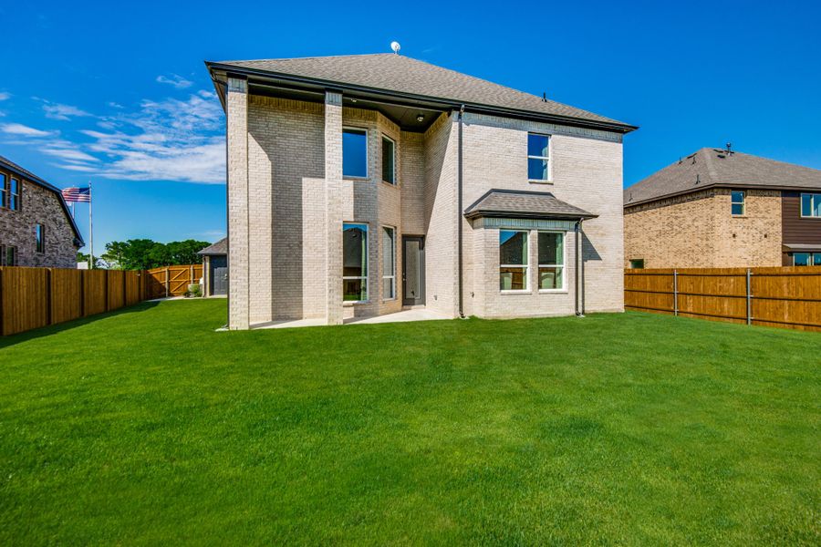 Exterior details and patio area of a home in Timberbrook, Justin (Image 2).