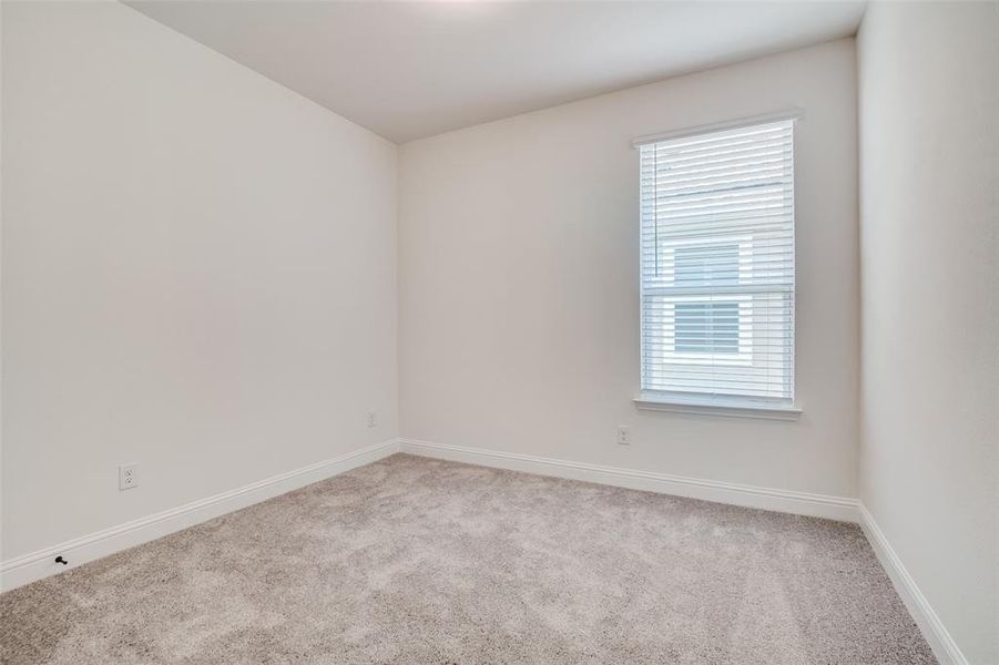 Spacious, unfurnished interior of a new home in Cottonwood Creek, Seagoville (Image 15).