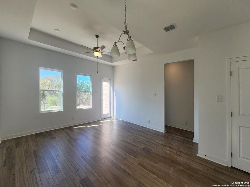 Spacious, unfurnished interior of a new home in Arcadia Ridge, San Antonio (Image 13).