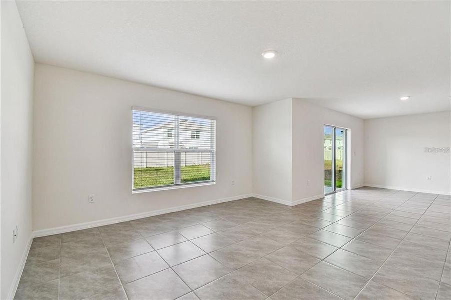 Spacious, unfurnished interior of a new home in River Park, Temple Terrace (Image 8). Spacious, unfurnished interior of a new home in River Park, Temple Terrace (Image 8).