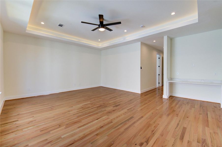 Spacious, unfurnished interior of a new home in , Houston (Image 37).