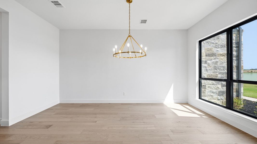 Spacious, unfurnished interior of a new home in Bristol Valley, Heath (Image 19).