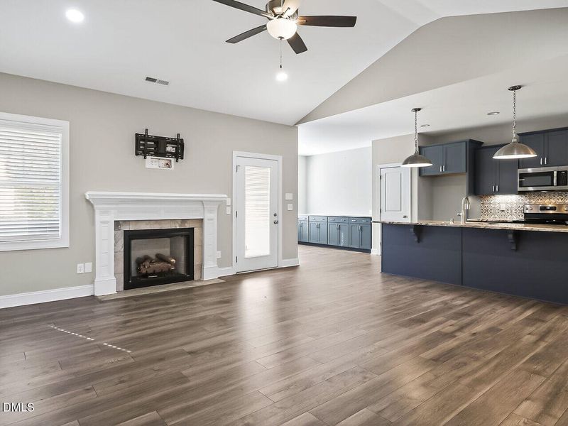 009-1280x960-living-room 009-1280x960-living-room