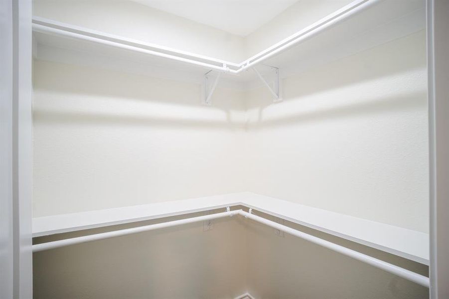 Spacious, unfurnished interior of a new home in , Mexia (Image 24).