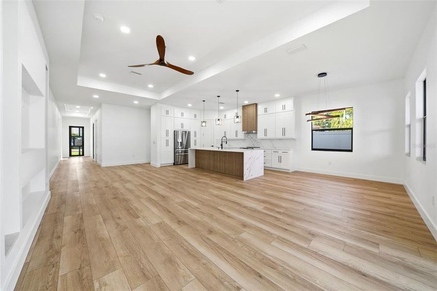 Spacious, unfurnished interior of a new home in , St. Petersburg (Image 23).