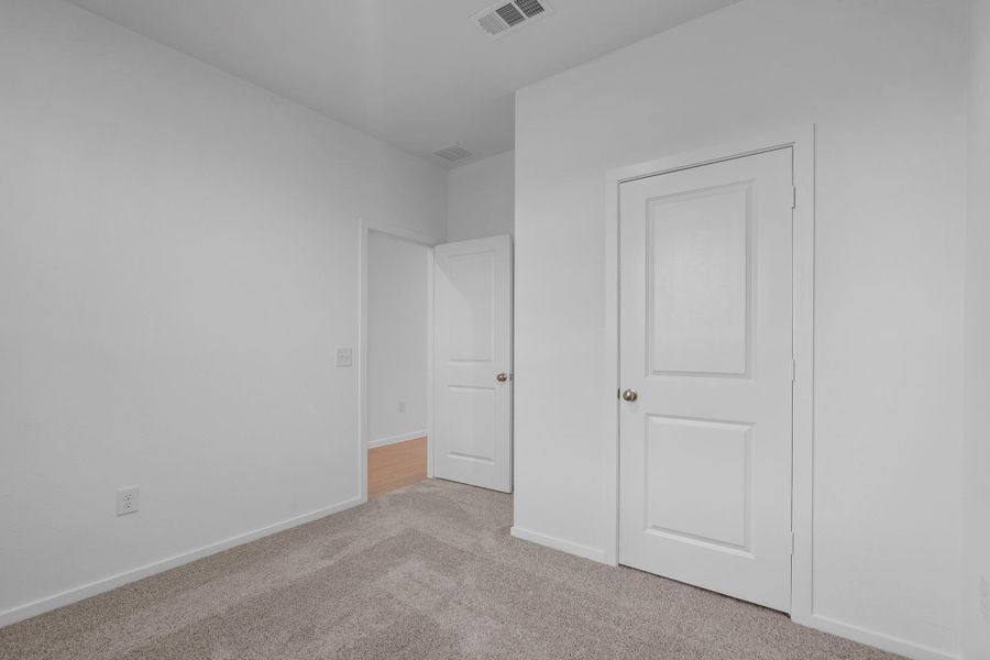 Spacious, unfurnished interior of a new home in Mavera, Conroe (Image 15).