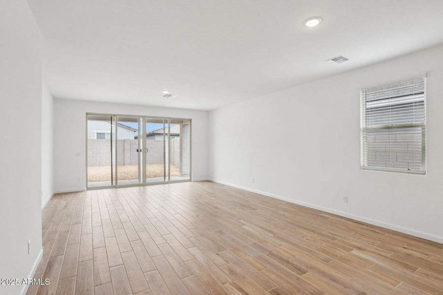 5-web-or-mls-La Senda Dr W-S2008-005