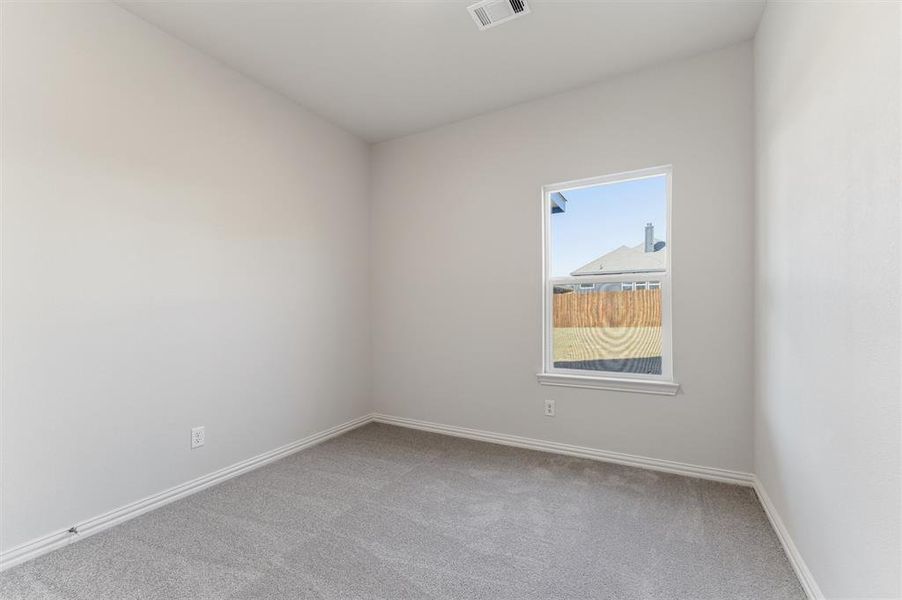 Spacious, unfurnished interior of a new home in Liberty Pointe, Gainesville (Image 15).