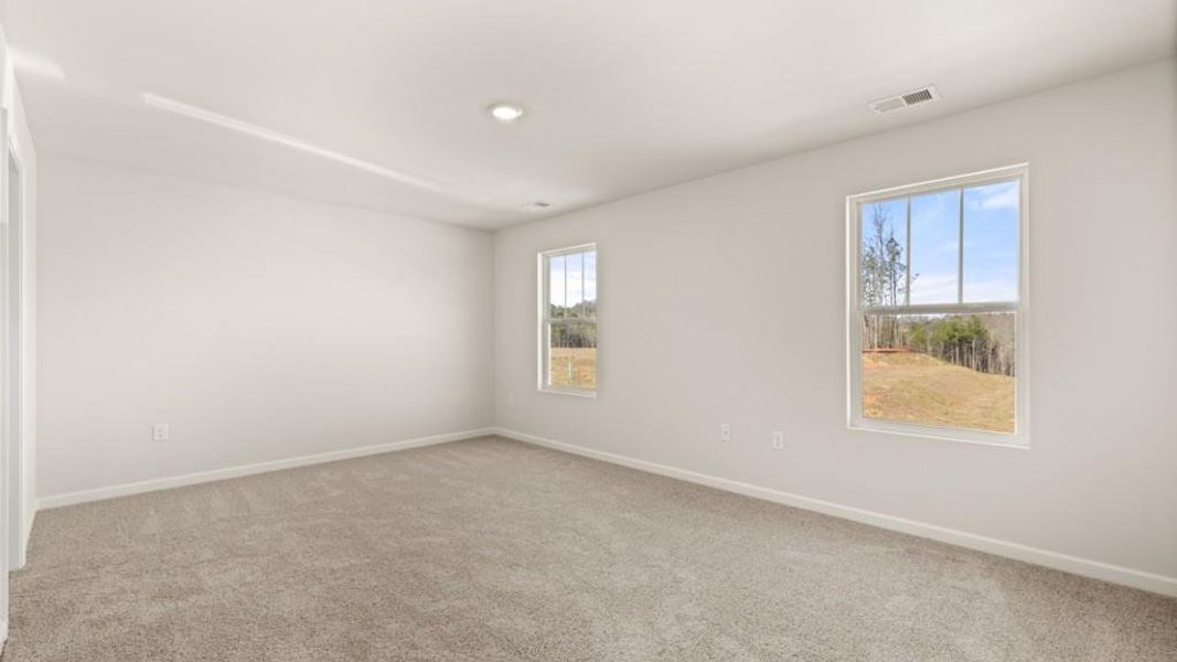 Spacious, unfurnished interior of a new home in Oconee Overlook, Gainesville (Image 15).