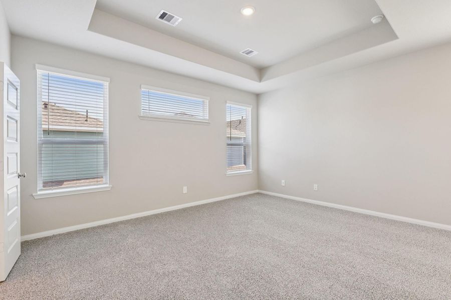 Spacious, unfurnished interior of a new home in Kemah Crossing - Luxe Series, Kemah (Image 25). Spacious, unfurnished interior of a new home in Kemah Crossing - Luxe Series, Kemah (Image 25).