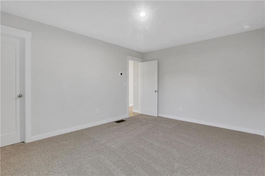 Spacious, unfurnished interior of a new home in Cambridge at Steels Bridge, Canton (Image 47).