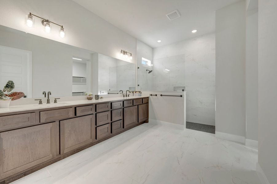 Owner's Bath Owner's Bath