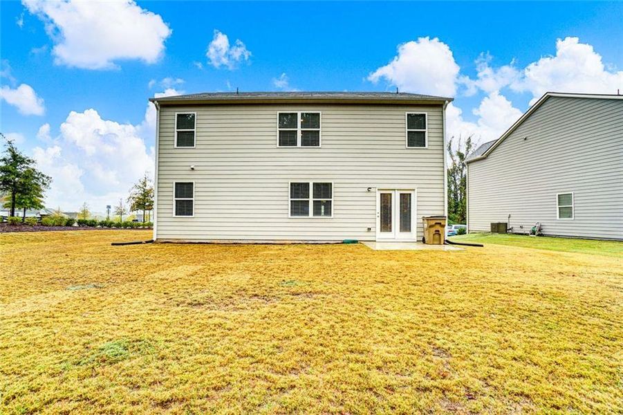 Exterior details and patio area of a home in , Dawsonville (Image 4).