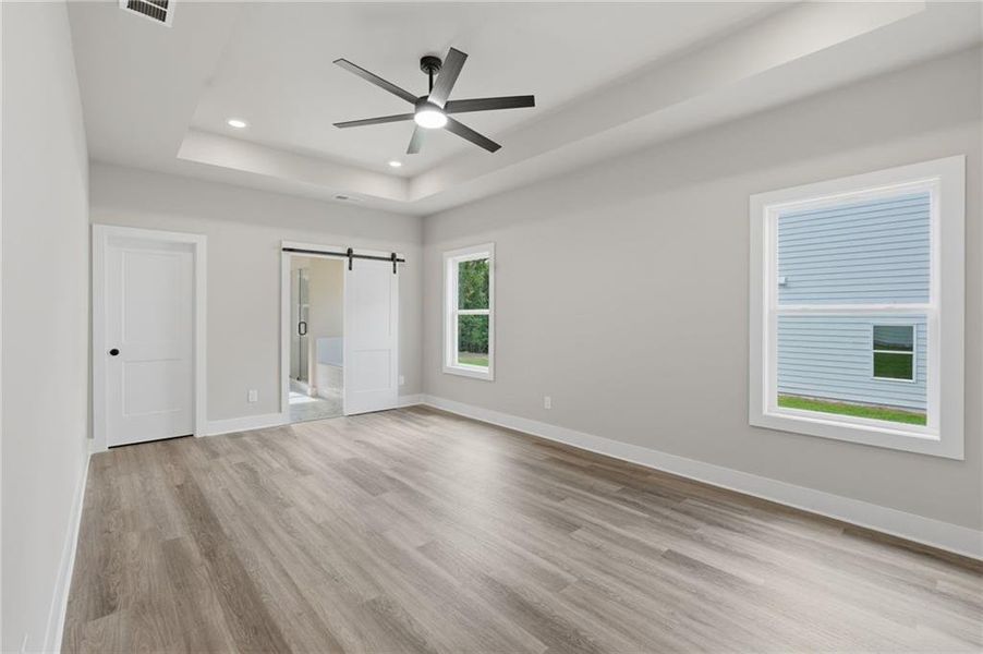 Spacious, unfurnished interior of a new home in , Gainesville (Image 16).