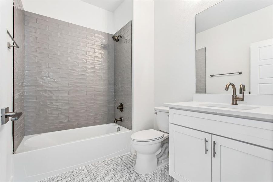 Furnished interior view inside a new home in , Richardson (Image 9).