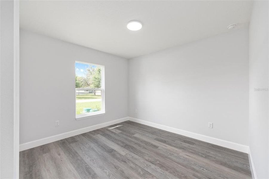 Spacious, unfurnished interior of a new home in , Dunnellon (Image 22).