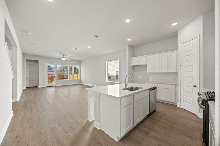 Representative furnished interior of a home built from the Schrade by Cambridge Homes in Lake Park, Rowlett (Image 7).