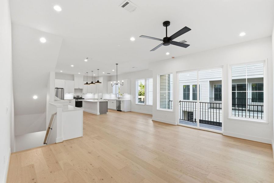 Spacious, unfurnished interior of a new home in , Houston (Image 23).