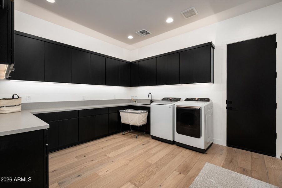 30-5724EMouraDr-30 30-5724EMouraDr-30