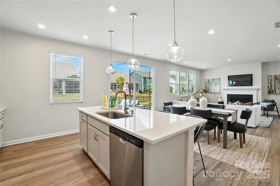 Photo representation only. Exterior and interior colors will vary. Photo representation only. Exterior and interior colors will vary.