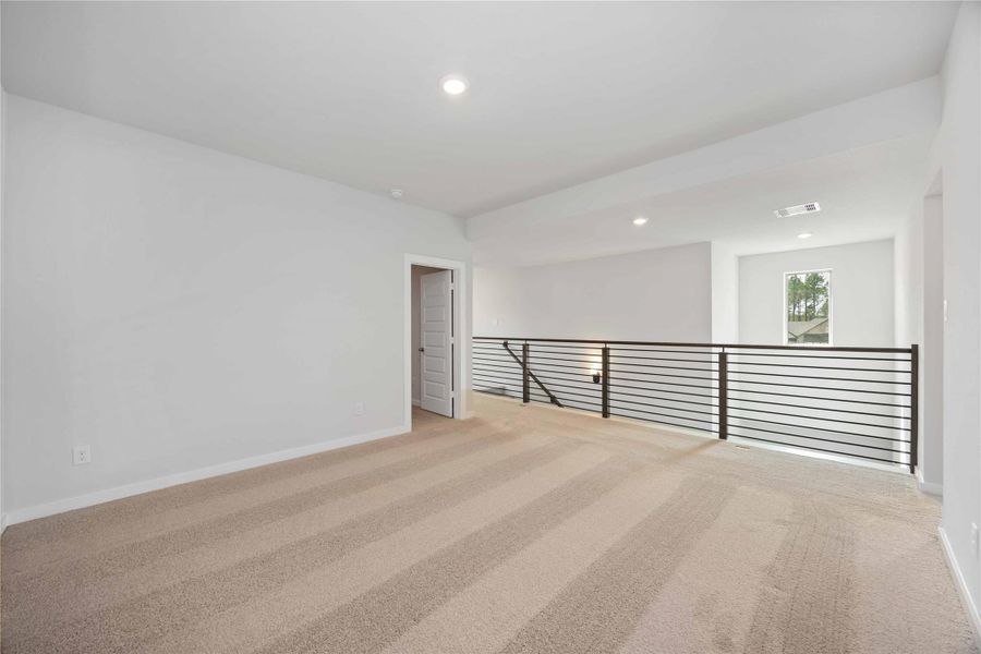 Spacious, unfurnished interior of a new home in Deer Pines, Conroe (Image 19). Spacious, unfurnished interior of a new home in Deer Pines, Conroe (Image 19).